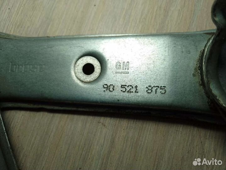 Передний левый стеклоподъёмник Opel Astra G