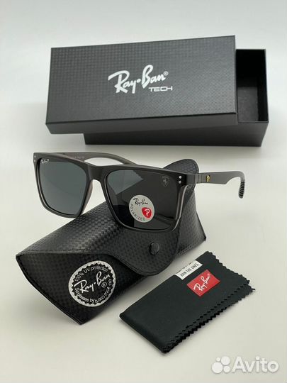 Солнцезащитные очки Ray Ban