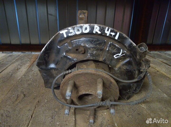 Кулак (цапфа) передний правый Chevrolet Aveo T300