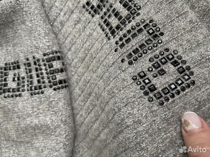 Шапка и шарф «guess”