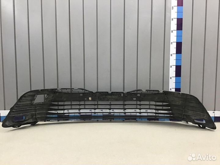 Решетка в бампер центральная Toyota Camry V70 2017