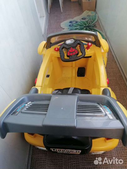 Детский электромобиль