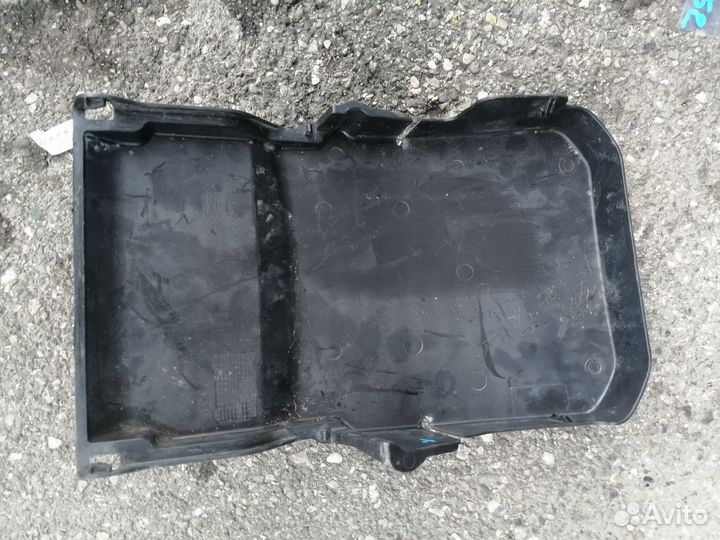 Крышка аккумулятора Ford Focus 2