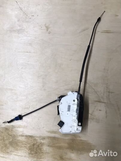 Замок задней правой двери Passat CC