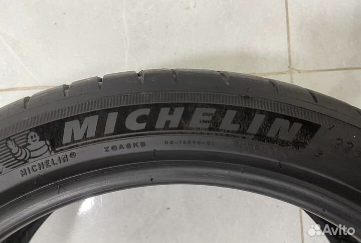 Michelin Pilot Sport 4 225/45 R19 96V