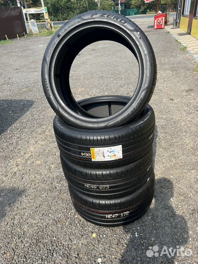 Pirelli P Zero PZ4 315/35 R22 и 275/40 R22