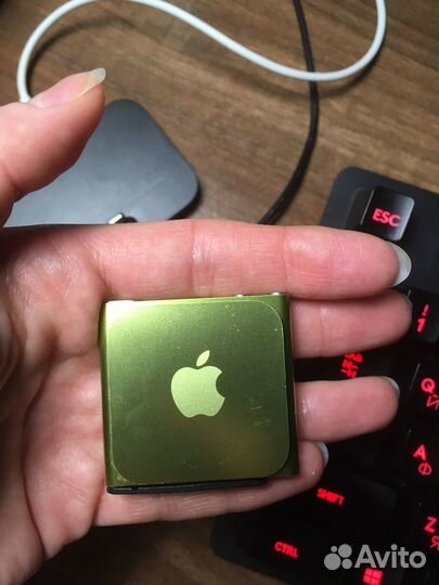 iPod nano 6 green работает, аккумулятор живой
