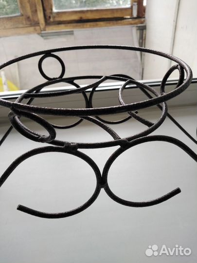 Подставка для цветов металлическая