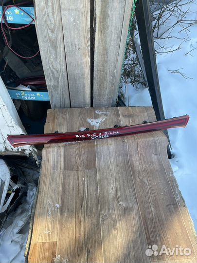 Катафот крышки багажника Kia Rio 4 2017-2020