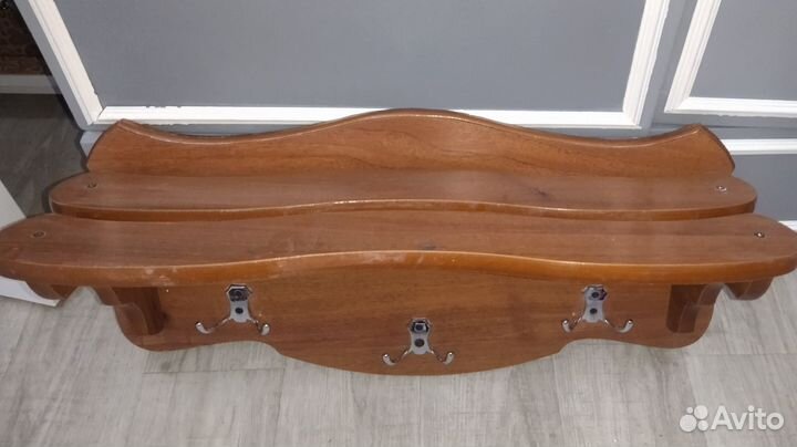 Вешалка с полкой для одежды