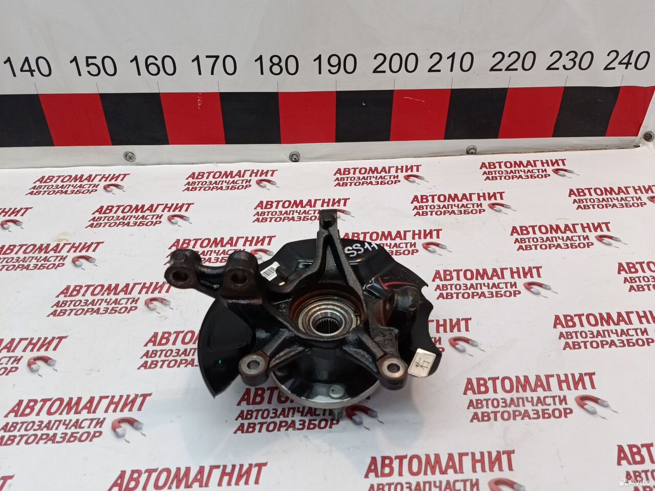 Кулак поворотный правый Джили Эмгранд SS11