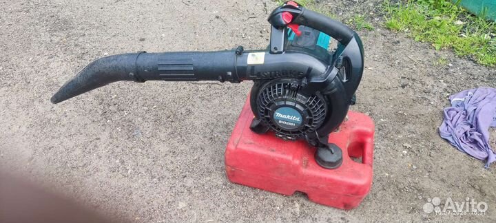 Бензиновая воздуходувка Makita 2501. Япония