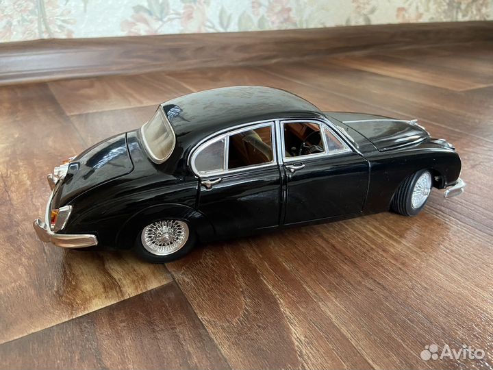 Модель автомобиля Jaguar Mark 2 1959 1/18