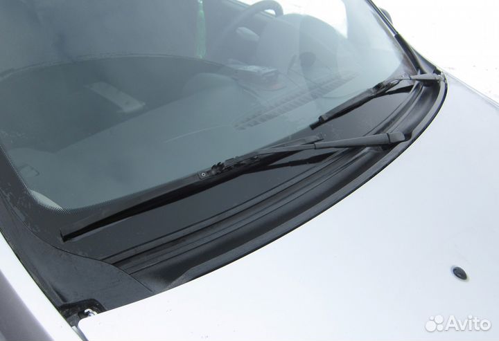 Накладка в проём стеклоочистителей LADA Largus