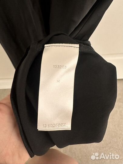 12 storeez платье черное атласное размер m