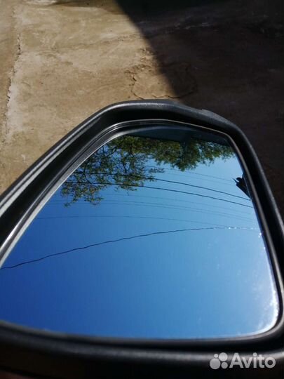 Правое зеркало на весту