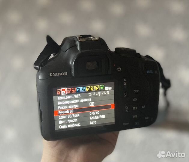 Зеркальный фотоаппарат canon eos 2000d