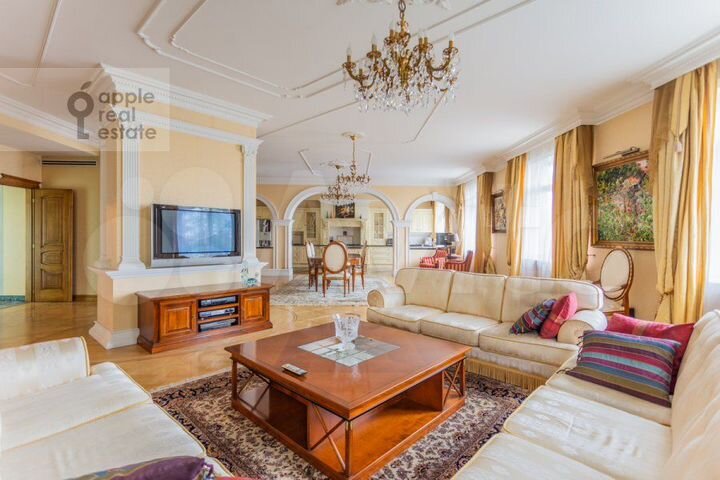 5-к. квартира, 300 м², 3/5 эт.