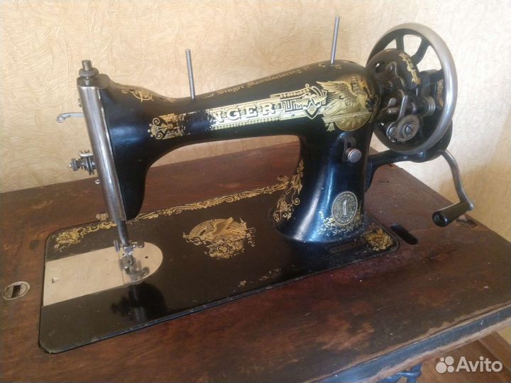 Швейная машина Singer