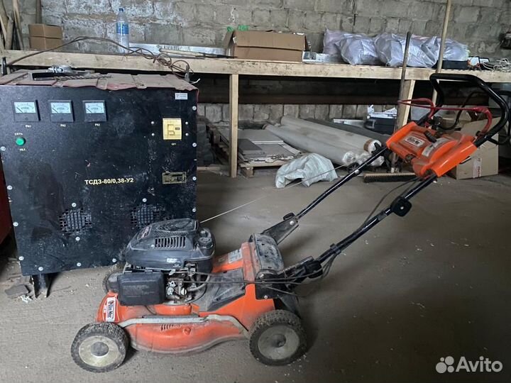 Газонокосилка бензиновая