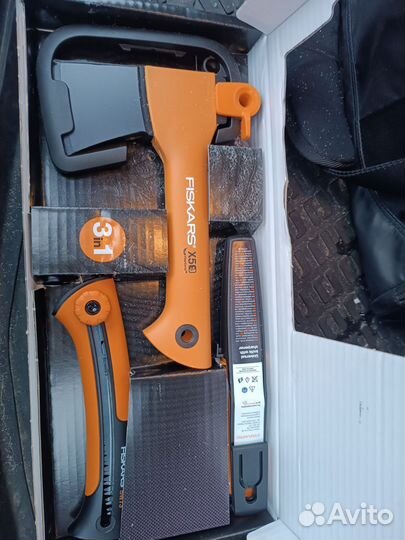 Топор fiskars