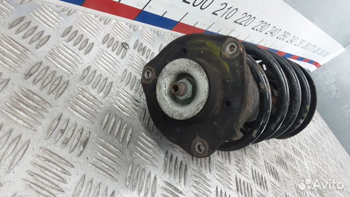 Стойка передняя правая volkswagen golf 6 2008-2011