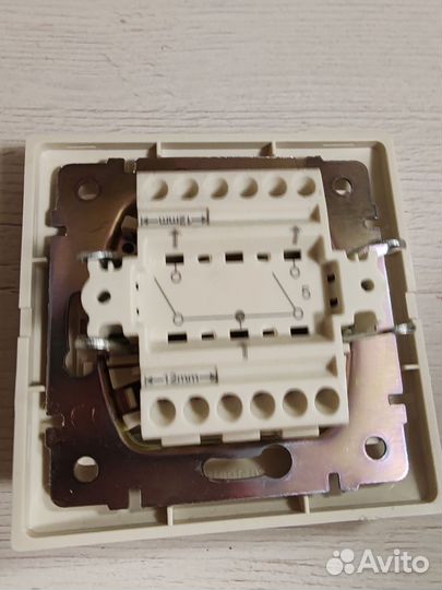 Выключатели Legrand