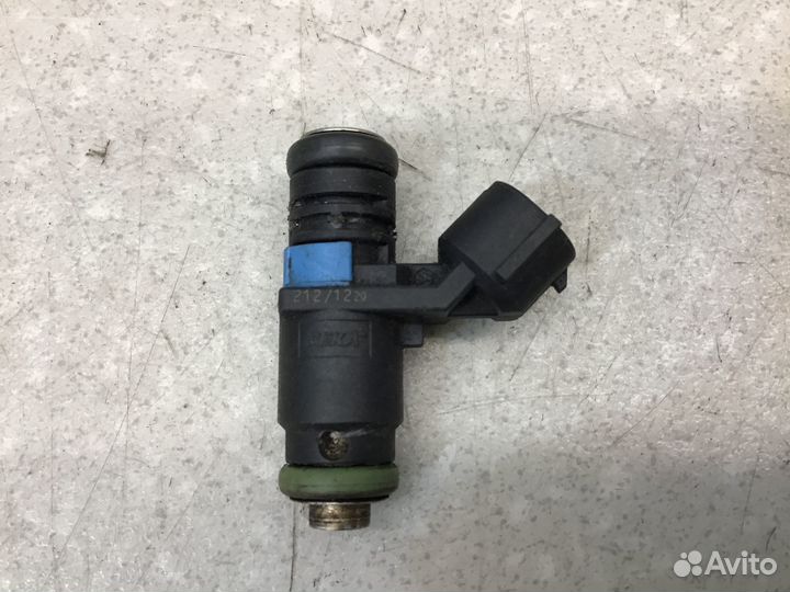 Форсунка инжекторная электрическая VW Polo (Sed RU