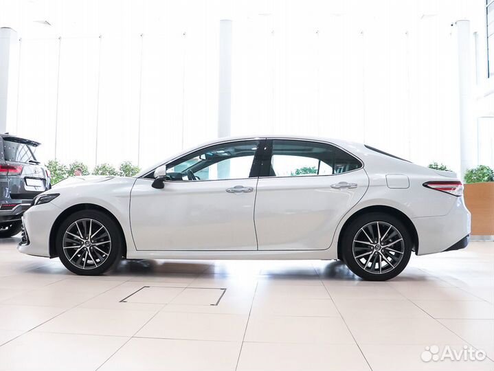 Toyota Camry 2.0 CVT, 2022
