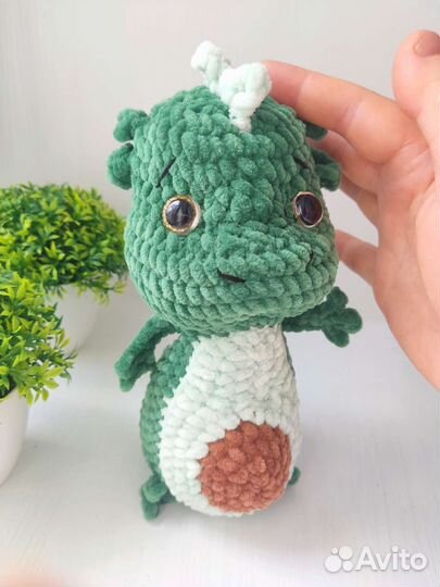 Игрушка дракон -авокадо