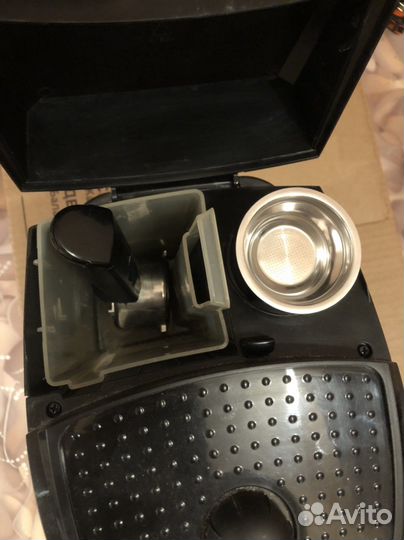 Кофеварка рожковая delonghi