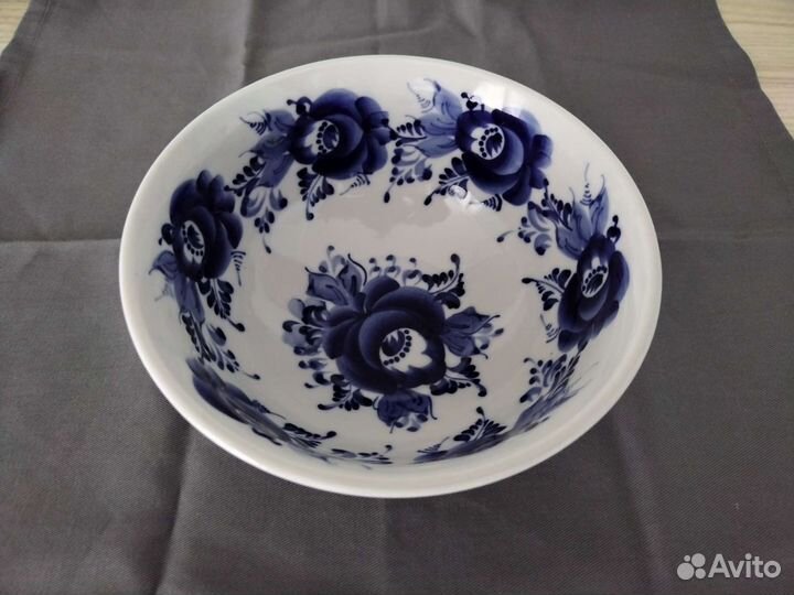 Салатники фарфоровые Гжель