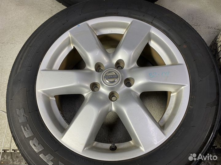 Колеса диски с резиной Nissan Xtrail R17 оригинал