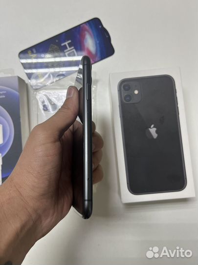 iPhone 11, 64 ГБ