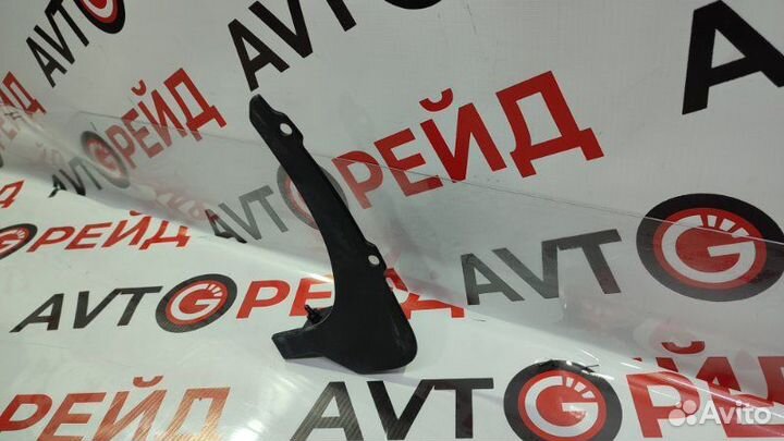 Подкрылок задний левый Toyota Wish ZNE10