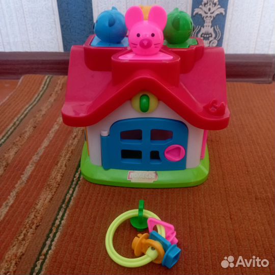 Детская развивающая игрушка домик