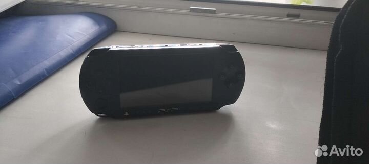 Sony Psp e1008 street