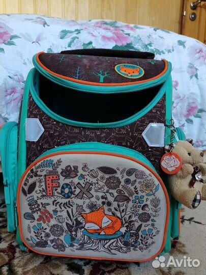 Рюкзак школьный для девочки начальных классов