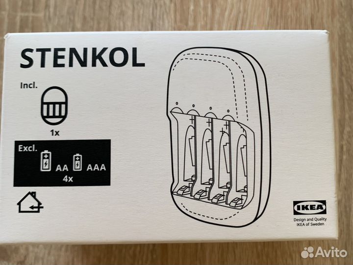 Зарядное устройство и аккумуляторы 4шт