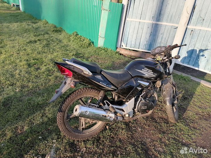 Мотоцикл 200 куб