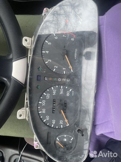 Приборная панель toyota carina t190(улыбка)