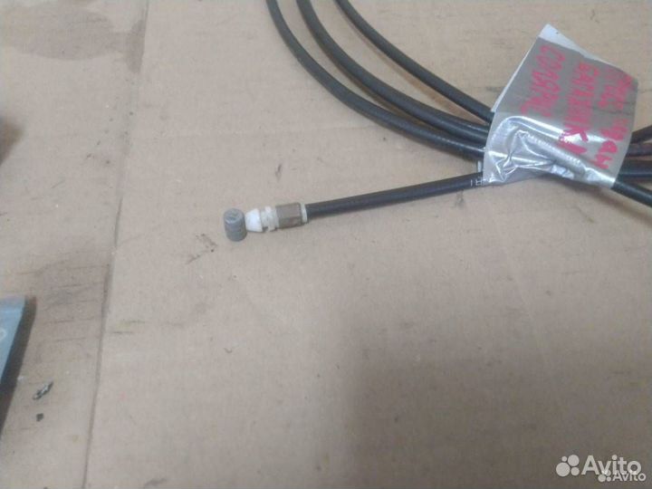 Трос багажника Hyundai Solaris 2012