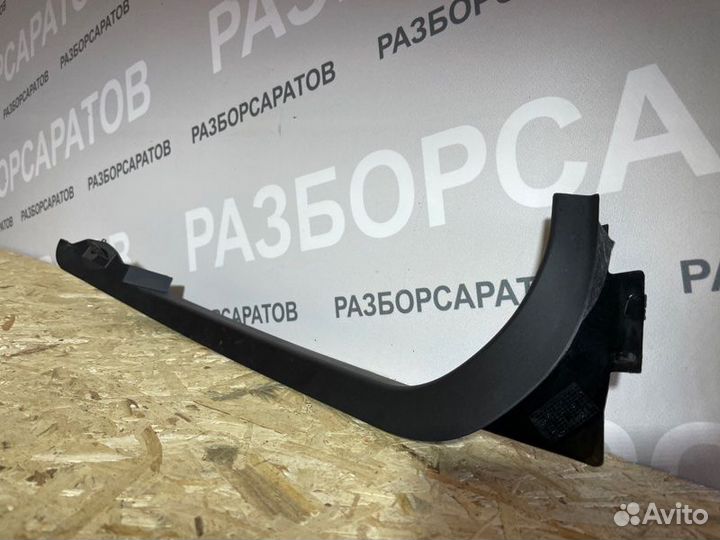 Накладка двери передняя правая Ford Focus Iii