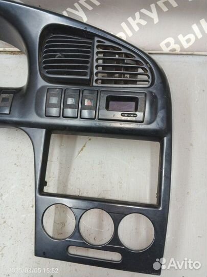 Консоль центральная Kia Spectra S6D 2007