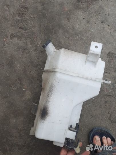 Бачок стеклоомывателя Nissan X-Trail