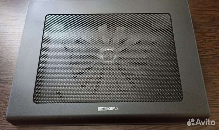 Охлаждающая подставка для ноутбука