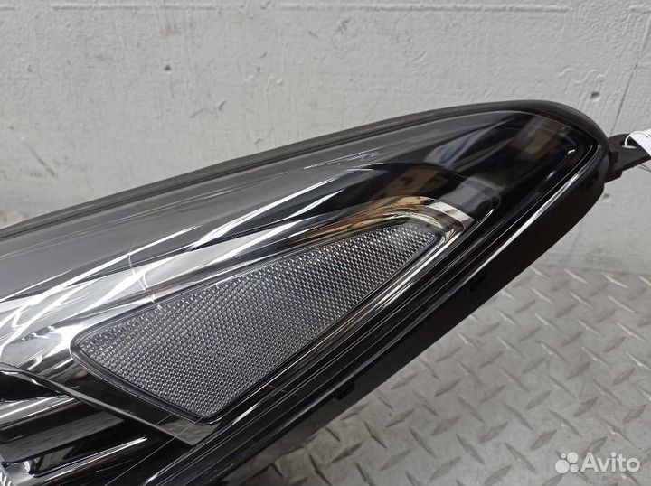 Фара левая Kia Sportage