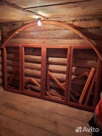 Арочная рама из натурального дерева