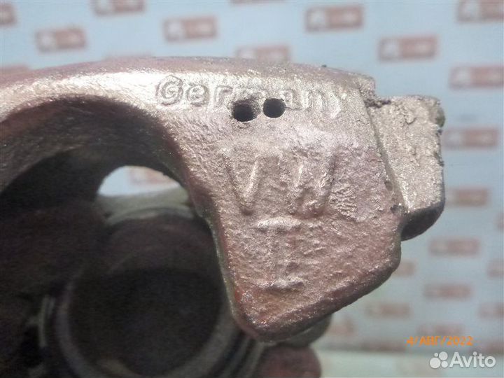 Суппорт передний правый Volkswagen Golf MK3 AAM