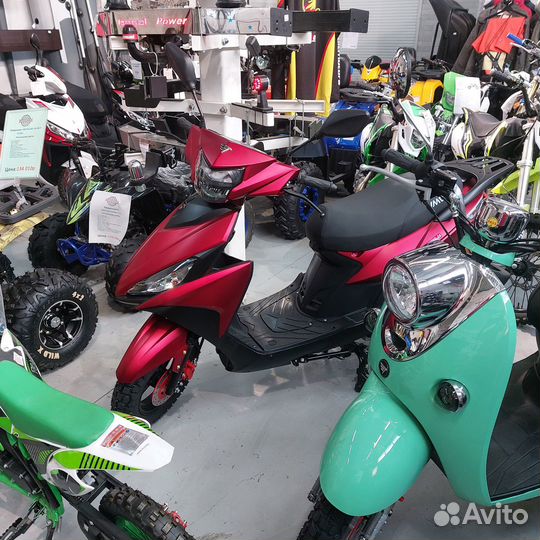 Скутер Vento Corsa RS